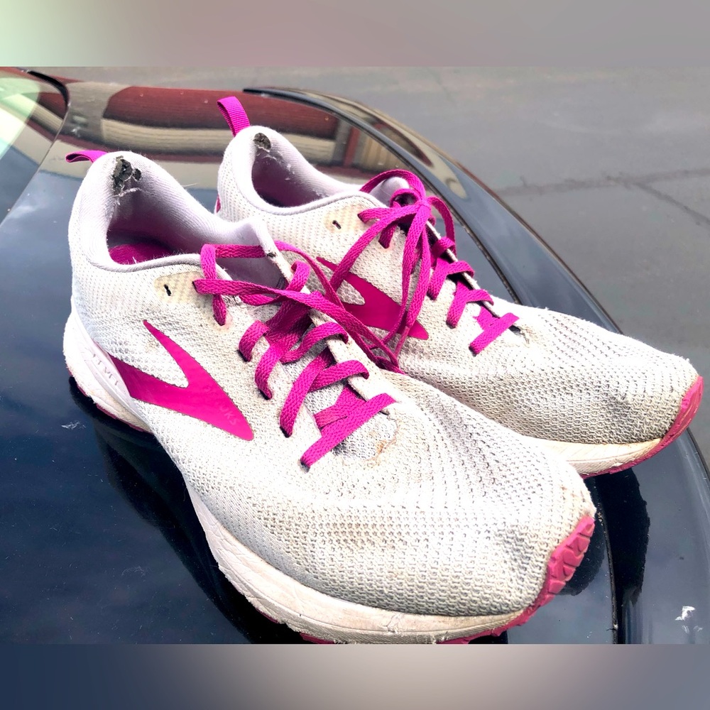 Brooks 1202611B033 Womens White Pink Pure Cadence 7 Sneaker Size 11.5(B)